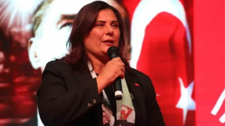 Özlem Çerçioğlu ve üç belediye başkanı CHP'den istifa etti