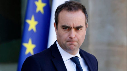 Fransa'da Başbakan Sebastien Lecornu istifa etti