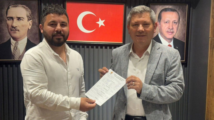 CHP'den istifa eden Beykoz Belediye Meclis Üyesi AKP'ye katıldı
