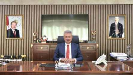 AKP'li belediye başkanı gözaltına alındı