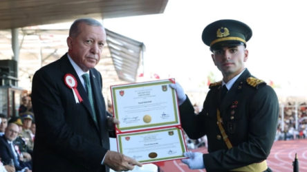Harp okulları mezuniyet töreninde dizi müziği çalındı