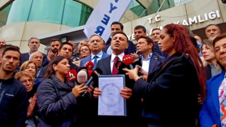Özgür Çelik mazbatasını aldı