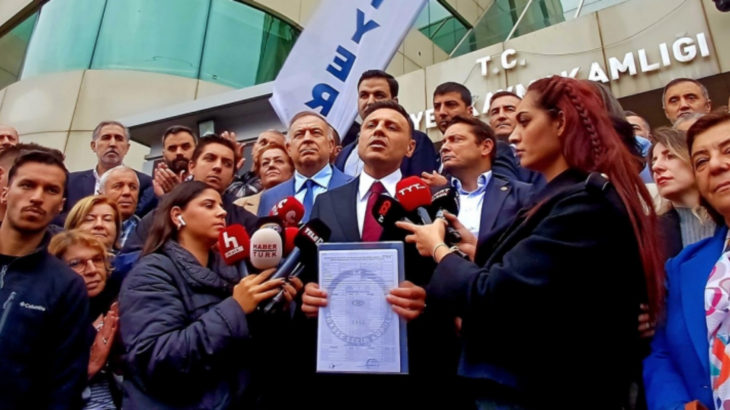 Özgür Çelik mazbatasını aldı