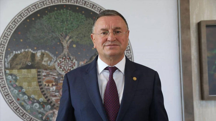 Lütfü Savaş'tan Özgür Özel hakkında suç duyurusu