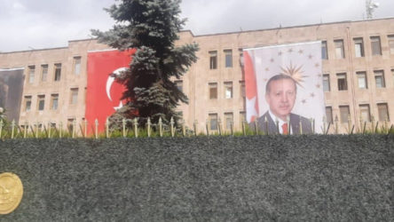 Bu yıl ilk kez yapılıyor: TSK'da Atatürk'ün yanına Erdoğan posteri de asıldı