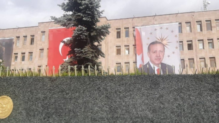 Bu yıl ilk kez yapılıyor: TSK'da Atatürk'ün yanına Erdoğan posteri de asıldı