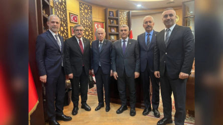 AKP heyetinden Bahçeli'ye ziyaret
