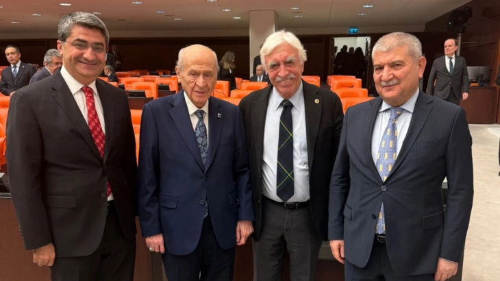 DEM Partili Cengiz Çandar ve Devlet Bahçeli'den samimi poz