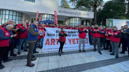 DİSK üyeleri, İzmir'de çadır kurdu: İşe iade kararına uyun