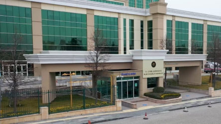 Belediyelerin ruhsat yetkisi bakanlığa geçiyor