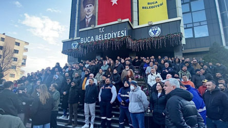 Buca Belediyesi'de ücretleri ödenmeyen işçiler iş bıraktı