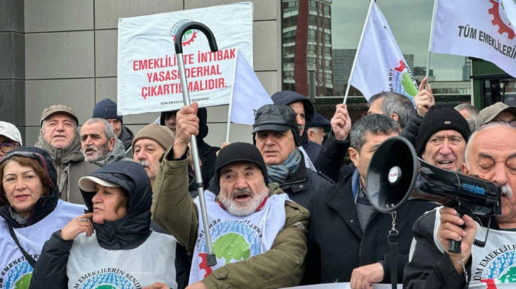 En düşük emekli aylığı Meclis'te görüşülecek: Ülkenin dört bir tarafında emekliler sokakta