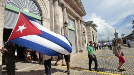 Küba, Venezuela'daki ABD saldırısında hayatını kaybedenler için iki gün yas ilan etti