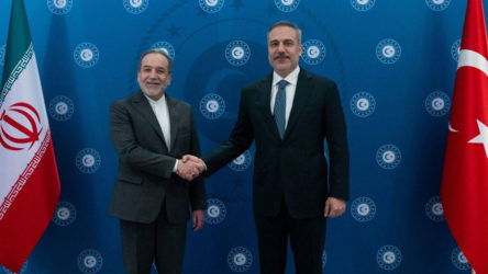 İran Dışişleri Bakanı'ndan Türkiye ziyareti