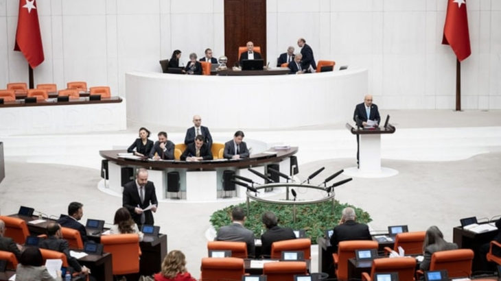 TBMM'deki deprem oturumuna sadece 45 milletvekili katıldı