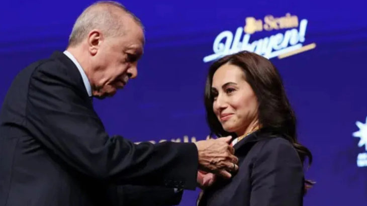 AKP'ye geçen Özlem Vural'ın Erdoğan sevgisi bitmiyor: Devlet Baba