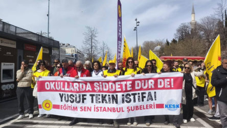 Eğitim-Sen'den İstanbul İl Milli Eğitim Müdürlüğü önünde açıklama: Yusuf Tekin istifa