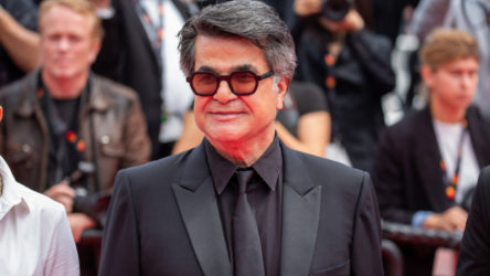 İranlı yönetmen Cafer Penahi hapis cezasına rağmen İran'a döndü