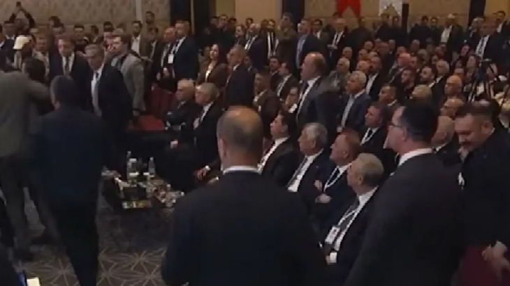 Türkiye Belediyeler Birliği'nde  başkanlığa CHP'li Vahap Seçer seçildi