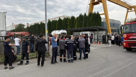 Sakarya Hendek'te fabrikada patlama: Yaralılar var