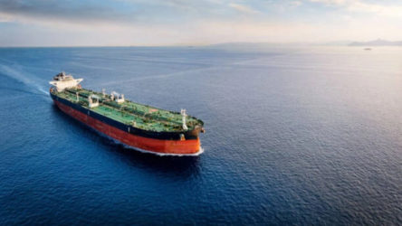 CENTOM, Umman Körfezi'nde İran bayraklı petrol tankerine müdahale etti