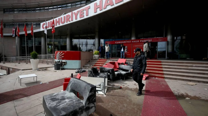 Kılıçdaroğlu polis zoruyla tahliye edilen Genel Merkez'de bayramlaşma düzenleyecek