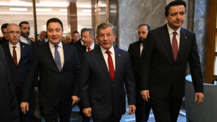 Saadet Partisi’nin, Ali Babacan’ı Cumhurbaşkanı adayı göstereceği iddia edildi
