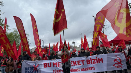 Kadıköy'de kitlesel 1 Mayıs: Emekçiler yürüyüşe hazırlanıyor