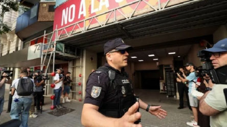 İspanya'da Başbakan Sanchez’in partisinin genel merkezini polis bastı