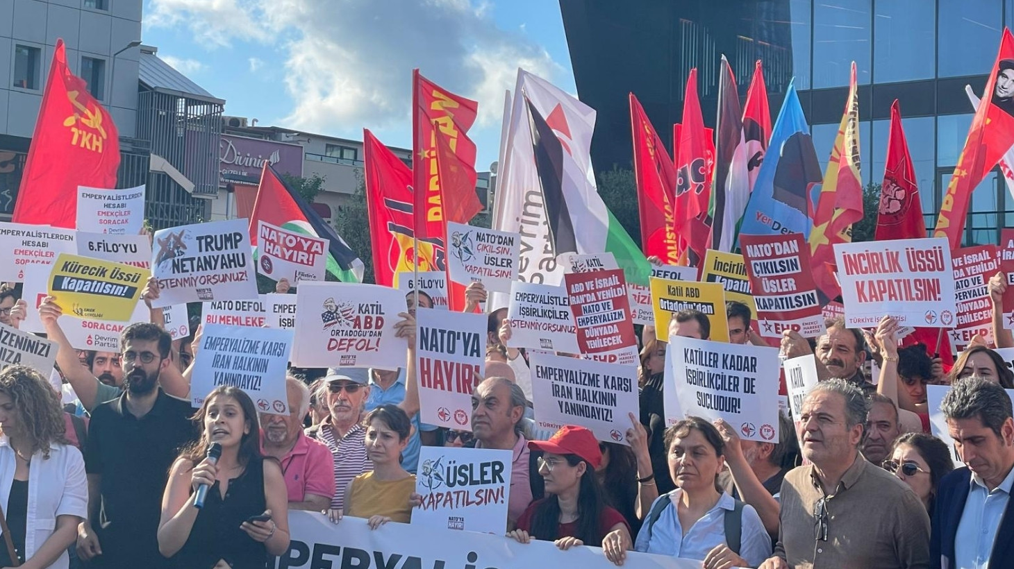 Sosyalistlerden NATO karşıtı halk yürüyüşü çağrısı