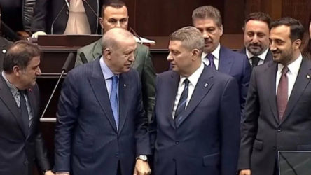 Rozetini Erdoğan taktı: İyi Parti'den istifa eden vekil AKP'ye katıldı