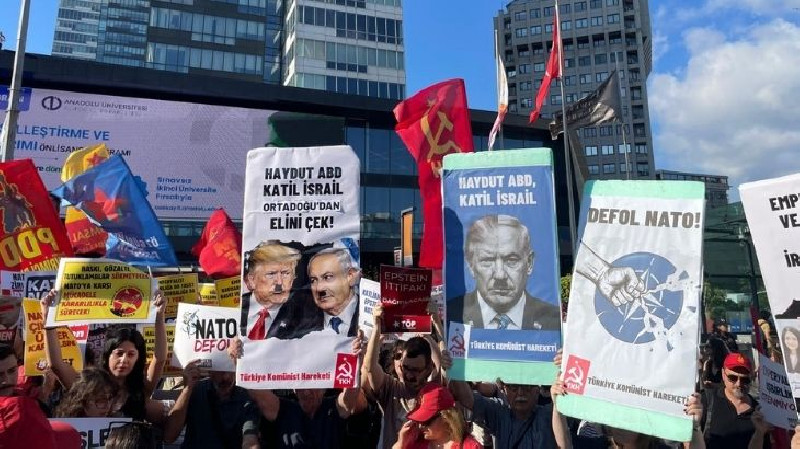 Sosyalistler, NATO’ya karşı sokağa çıktı
