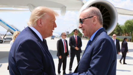 Trump'tan 'F-35'leri alacaklar' açıklaması: Erdoğan'ı seviyorum, kırmızı halı serdi
