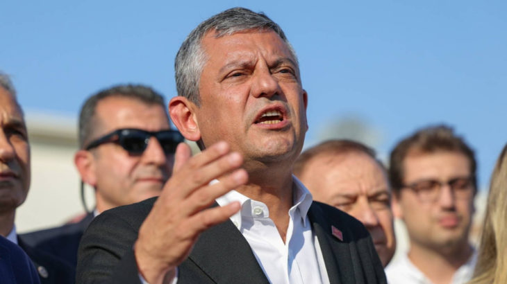 Özgür Özel cephesinden yeni parti hamlesi: 100'e yakın milletvekiliyle yeni bir oluşumun düğmesine basacağız