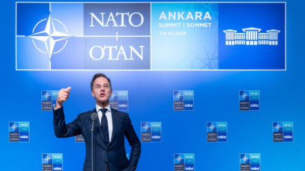 NATO Ankara Zirvesi: Çatlayan ama yıkılmayan ittifak