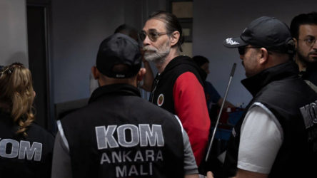 Etimesgut Belediyesi'ne operasyon: Başkan Erdal Beşikçioğlu dahil 52 kişi gözaltına alındı