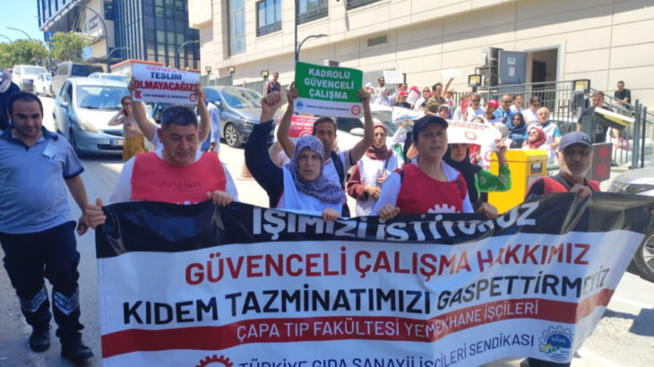 Çapa Tıp Fakültesi'nin yemekhanesinde çalışan işçilerin eylemi sürüyor