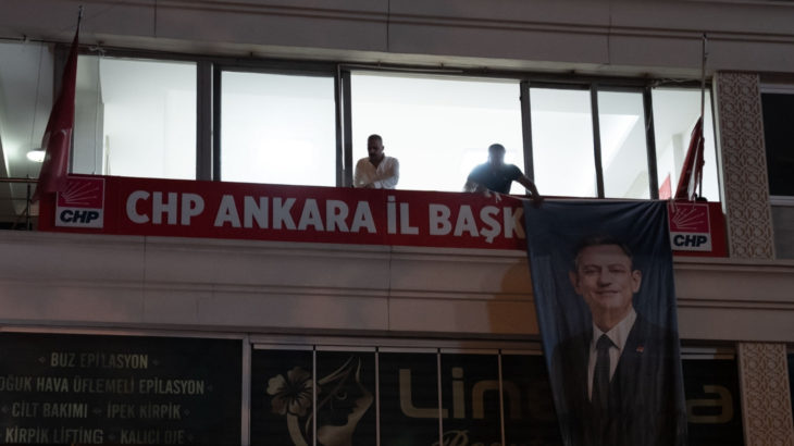 CHP Ankara İl Başkanlığına polis zoruyla girilmiş