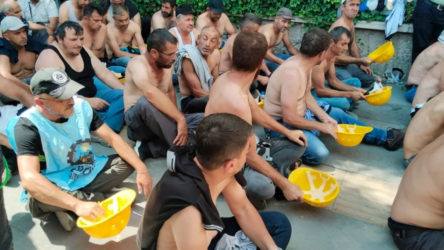 Ödemeler yapılmadı: Madenciler Enerji Bakanlığı'nın önünde direnişlerine devam ediyor