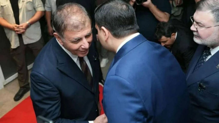 CHP'den istifa eden Cemil Tugay, AKP'li ismi kapıda karşıladı