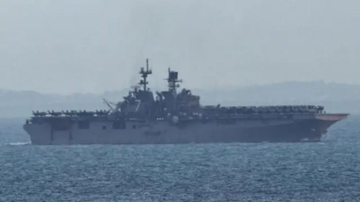 İran, ABD'nin 2 savaş gemisini balistik füzelerle vurduğunu açıkladı