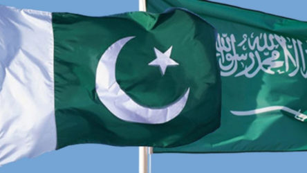 Pakistan'dan Suudi Arabistan'a savunma mesajı