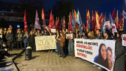 Bakan Tekin'i protesto ettikleri için tutuklanan Nehir Dizdar ve Nevin Tekin'e destek veren 4 öğrenci gözaltına alındı