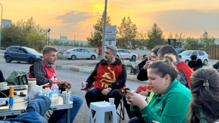 TKH İzmir İl Örgütü'nden Smart Solar Direnişi'ne dayanışma ziyareti