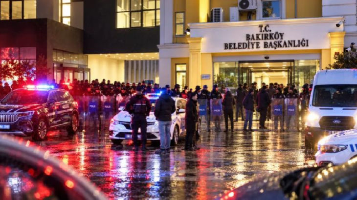 Bakırköy Belediyesi'ne operasyon: 39 kişi tutuklandı
